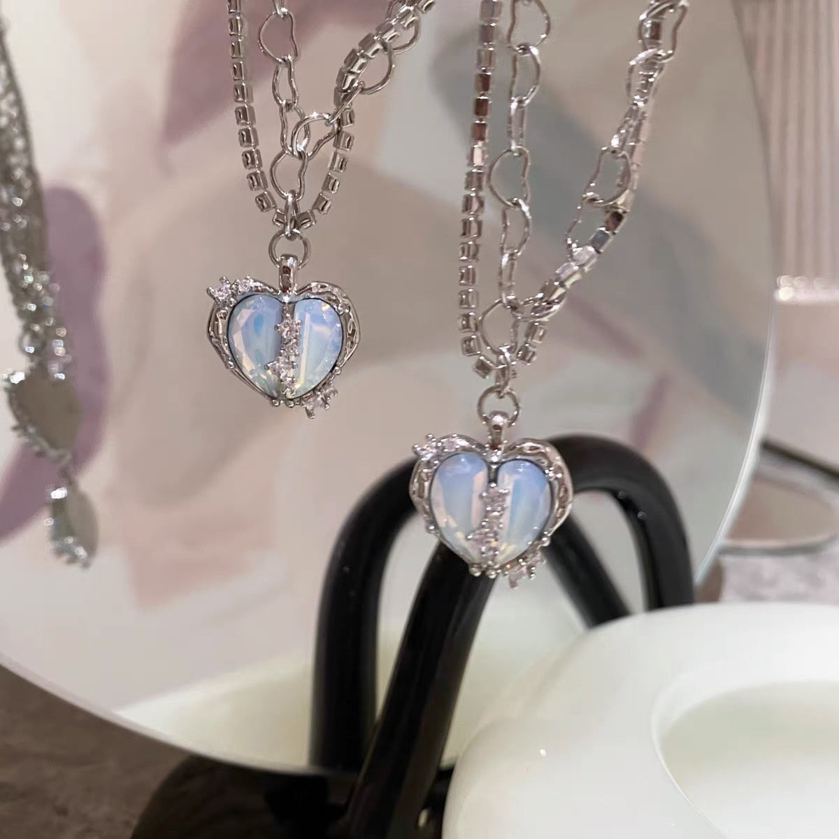 Heart-Shaped Opal Crystal Clavicle Multi-Layer Diamond Split Neckless